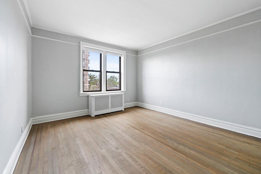 Building Photo - 755 Anderson Ave