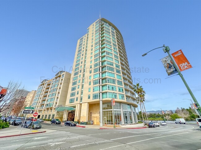 Building Photo - 1 Lakeside Dr