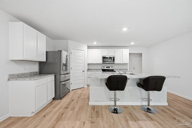 Building Photo - 5367 Peach Dr