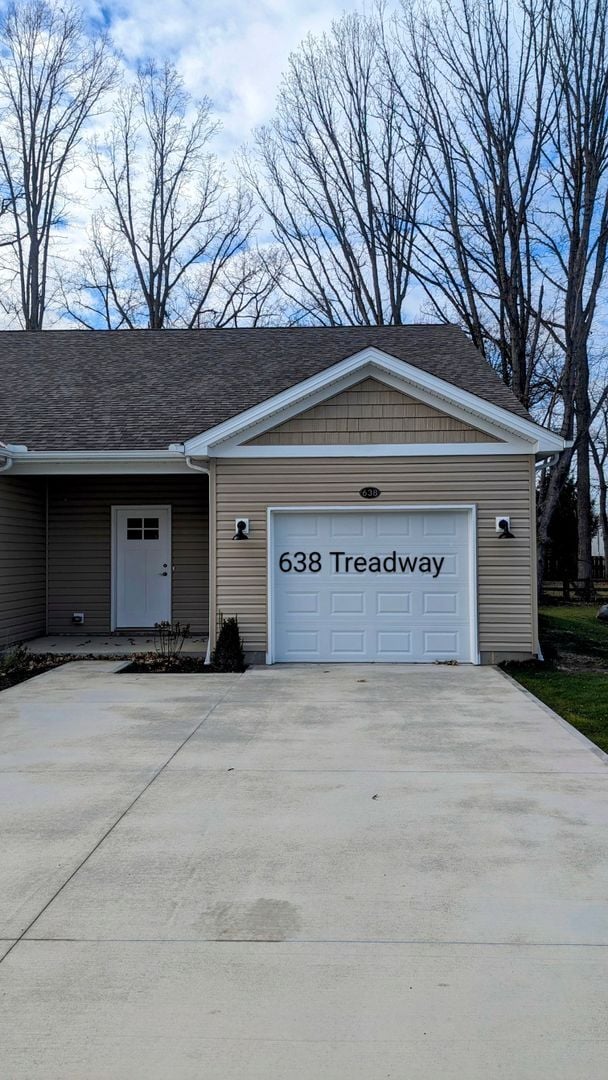 Building Photo - Available Now! First floor living 2 bedroom Treadway Ponds Cluster Homes