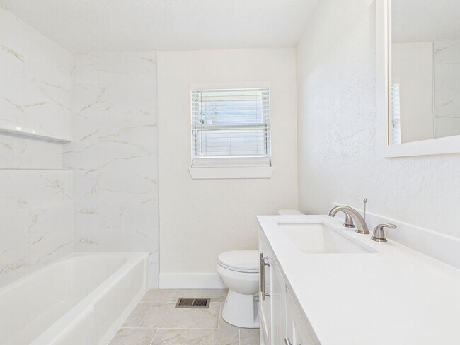 Building Photo - Completely Remodeled Home on Lawton's West Side