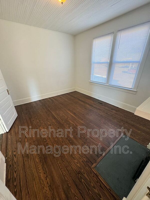 Building Photo - 104 Calhoun St