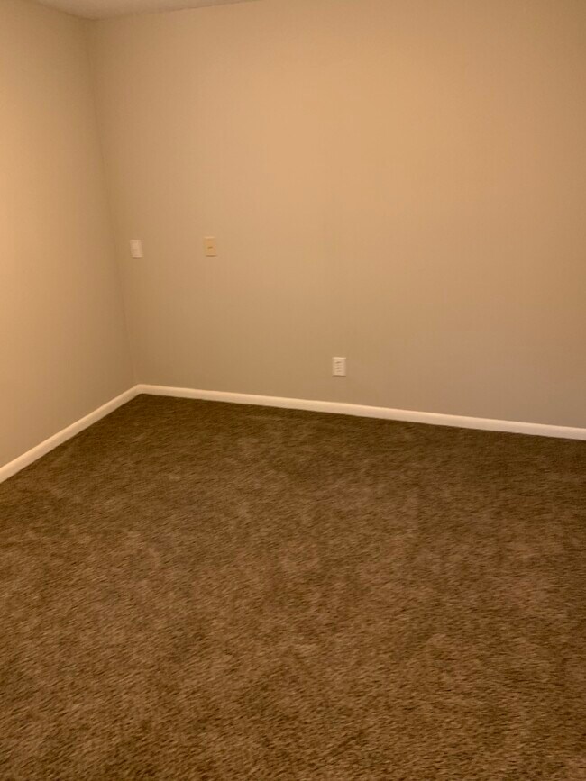 Building Photo - 3301 Buckeye Ct