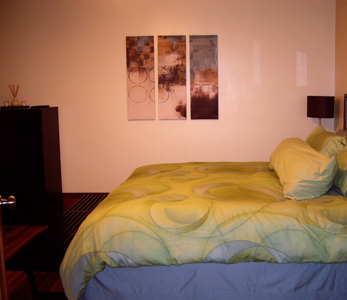Bedroom #1 - 196 Bristol St