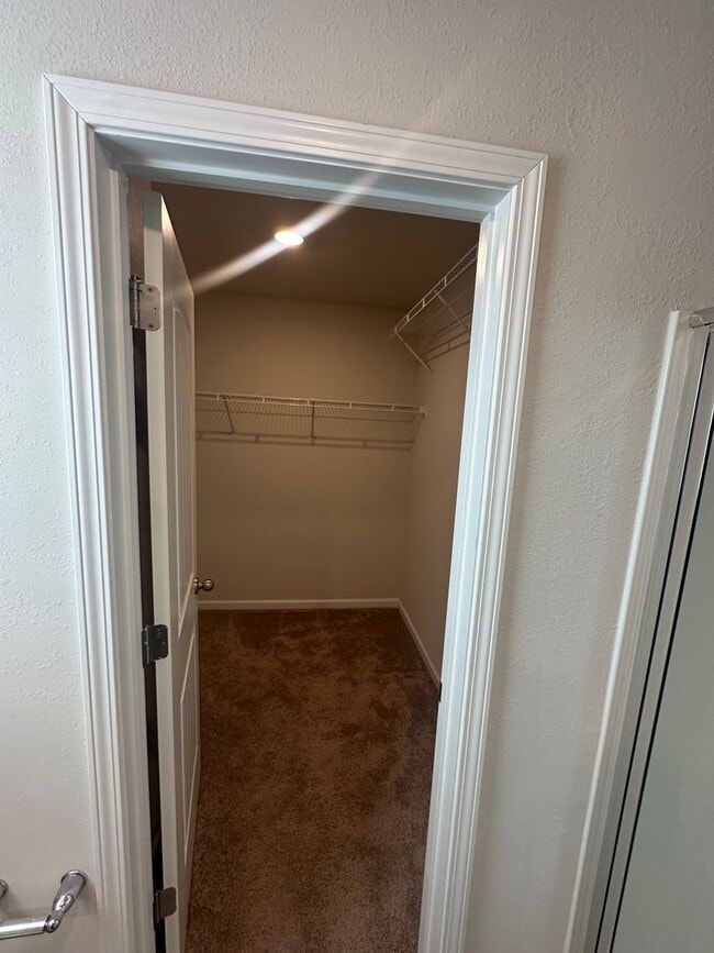 Building Photo - Wonderful Three Bedroom (Originally 4 Bedrooms That Has Been Converted to a HUGE Third Bedroom) T...