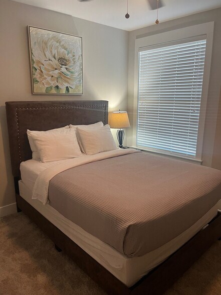 Building Photo - 5839 Ardrey Kell Rd