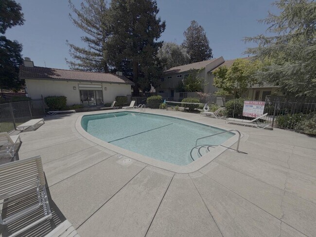 Building Photo - 1662 Parkside Dr