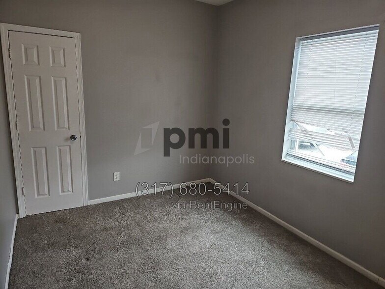 Building Photo - 112 Adler St