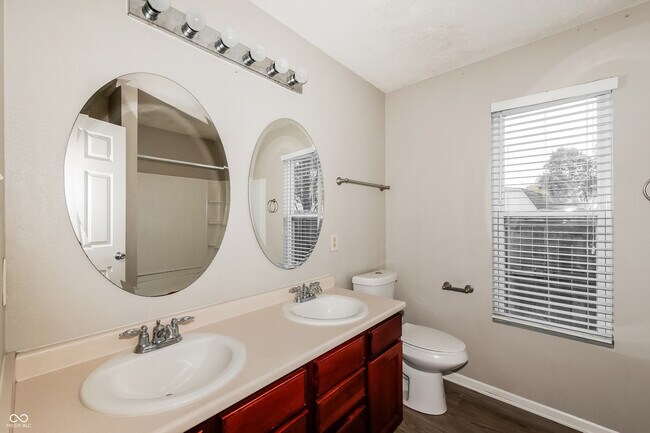 Building Photo - 673 Indigo Ct