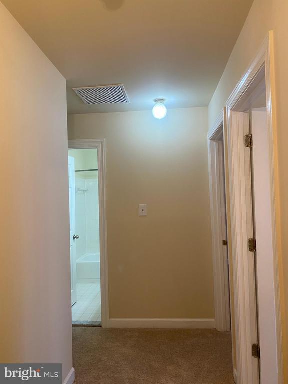 Building Photo - 5713 Wood Creek Ln