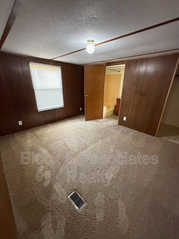 Building Photo - 1066 Worthville Rd