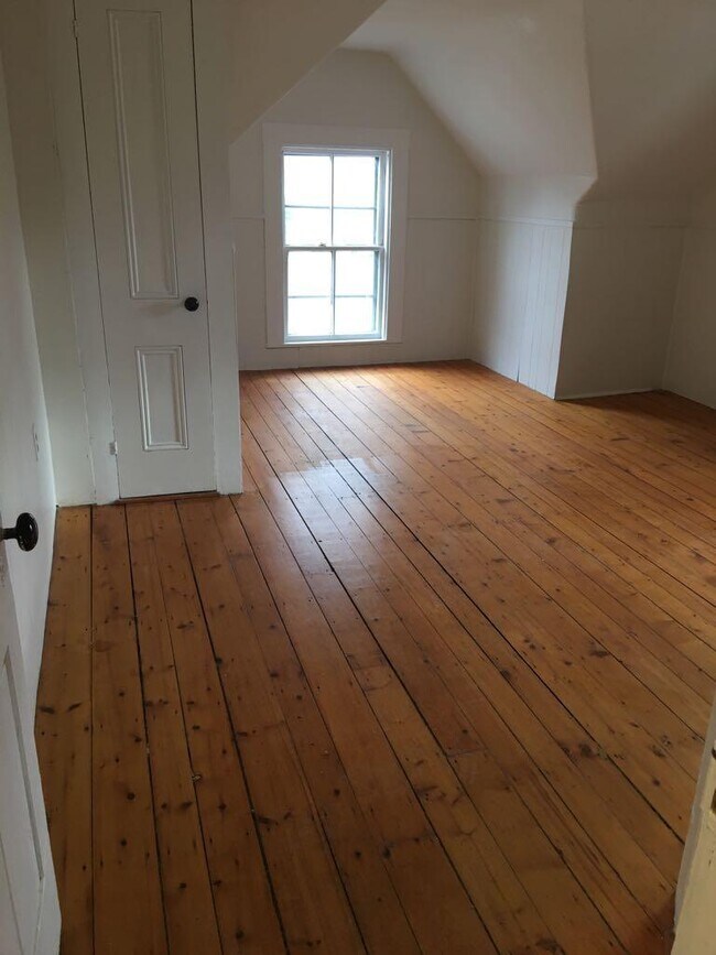 Building Photo - 21 Pleasant St