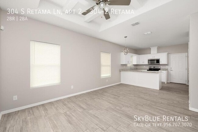 Building Photo - 304 S Retama Ln