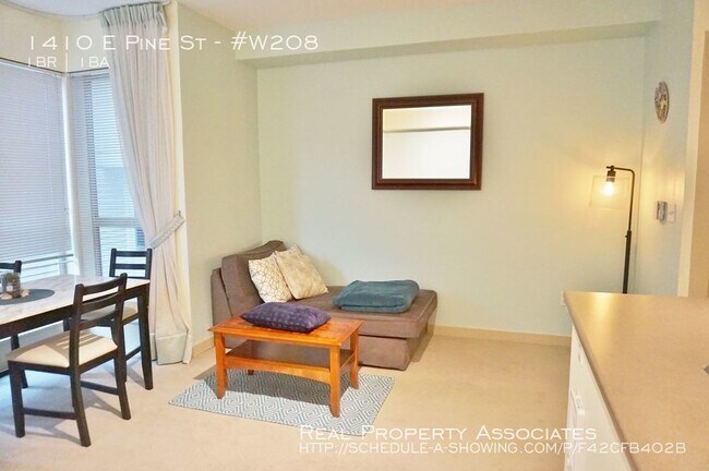 Building Photo - Braeburn Apartment