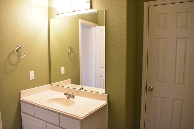 Building Photo - 2911 Creek Arbor Cir