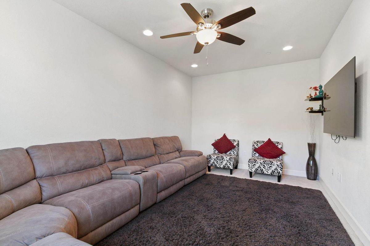 Building Photo - 3655 Branding Iron Pl