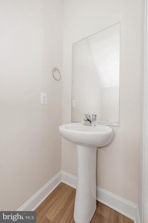 Building Photo - 9962 Roulette Dr