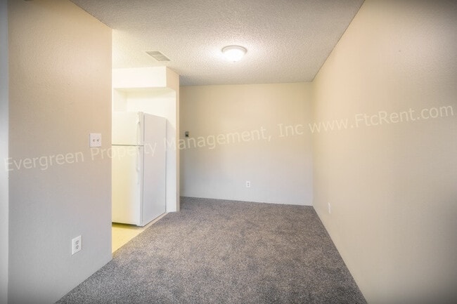 Building Photo - 1705 Heatheridge Rd