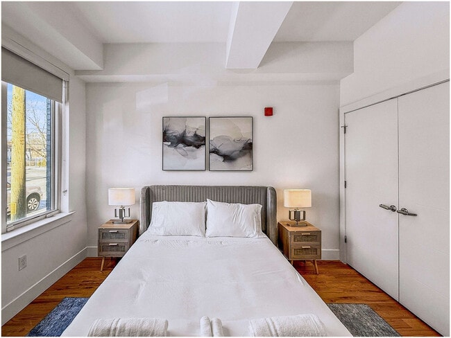 Building Photo - 236 W Thompson St