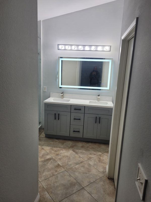 Building Photo - 18885 Oakview Way