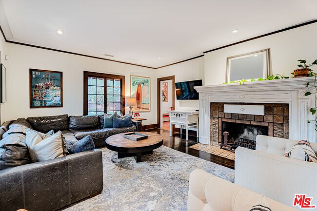 Building Photo - 4033 Glenalbyn Dr