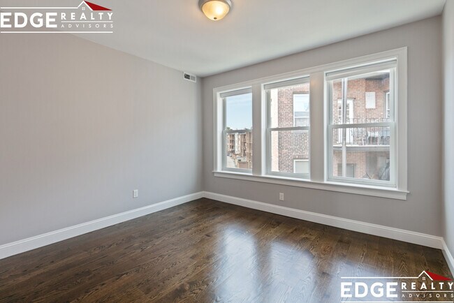 Building Photo - 144 Sutherland Rd