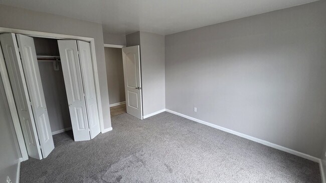 Building Photo - 2-Bed, 2-Bath Rental with Spacious Living ...