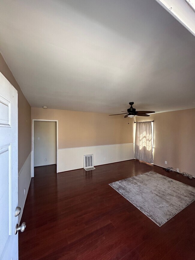 Building Photo - 26025 Cypress St