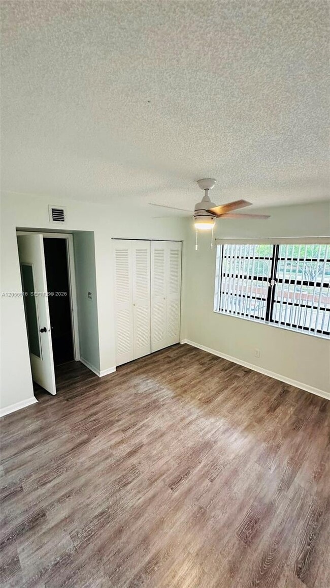 Building Photo - 2091 Coral Ridge Dr