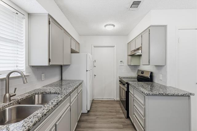 Building Photo - 7208 Misty Meadow Dr S