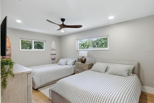 Building Photo - 5159 Oakmont Pl