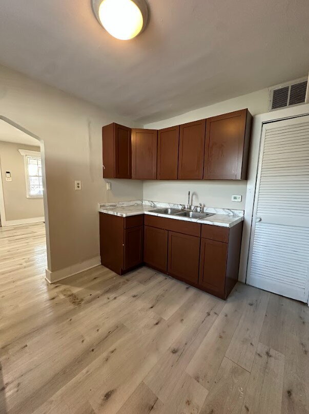 Building Photo - CENTER TOWNSHIP! **** SECTION 8 ****