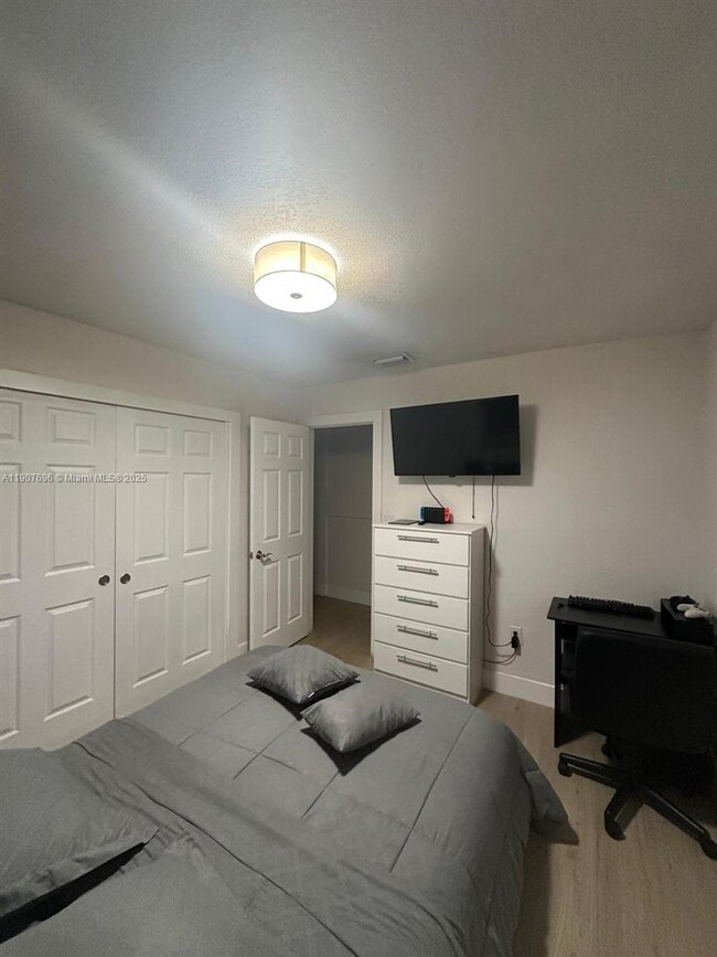 Building Photo - 15304 SW 81st Ln