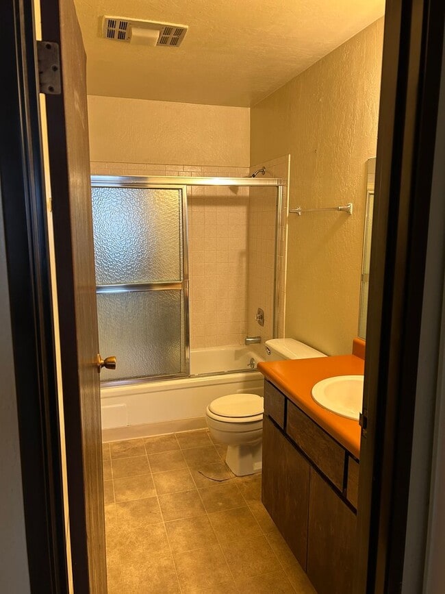Building Photo - **3RD FLOOR CONDO NEAR VIRIGINA LAKE - LAK...