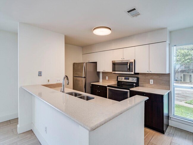 Building Photo - 6901 Old Quarry Ln