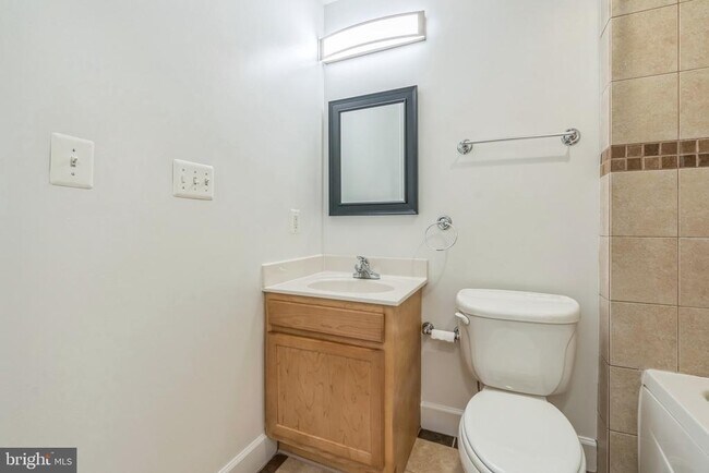 Building Photo - 1526 8th St NW