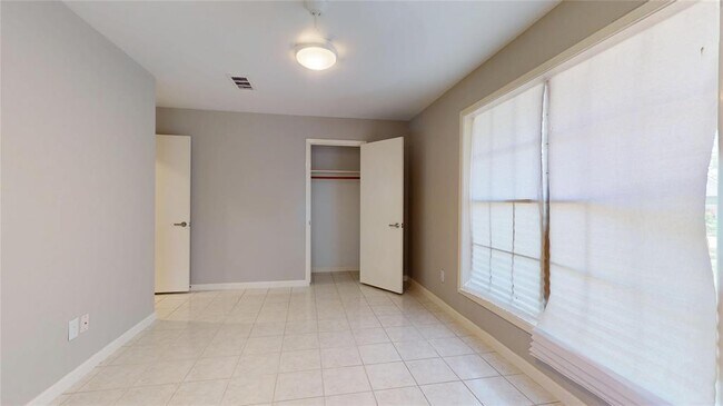 Building Photo - 5243 Indigo St