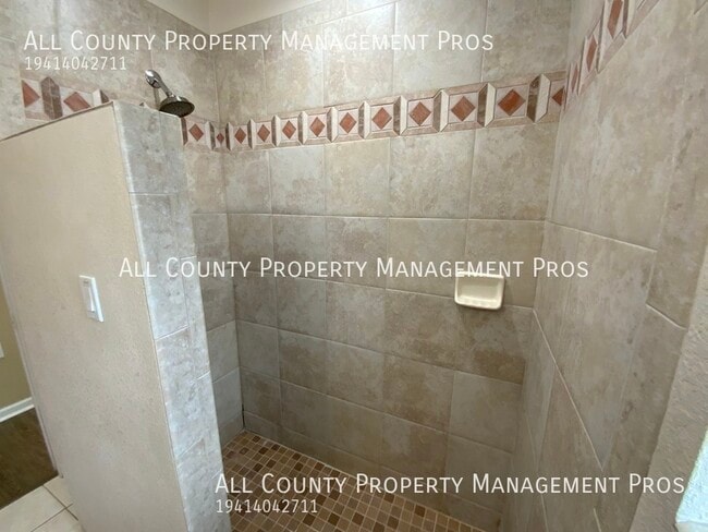 Building Photo - 811 33rd St Ct W