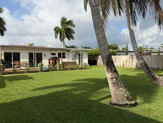 Building Photo - 2637 Exuma Rd