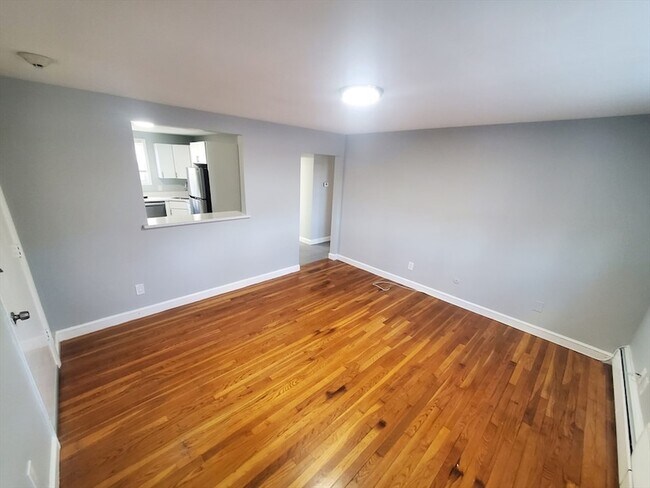 Building Photo - 433 Sea St