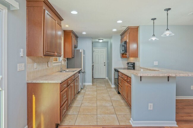 Building Photo - 1629 Campbell Dr N