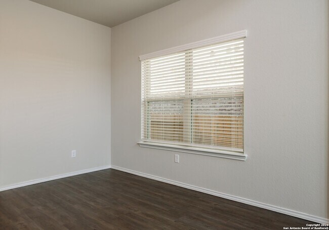 Building Photo - 1609 Ranch House