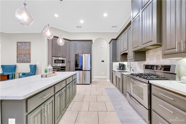 Building Photo - 24 3rd N Ln