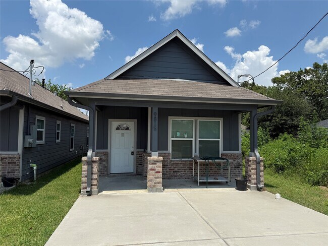 Primary Photo - 9815 Garcroft St