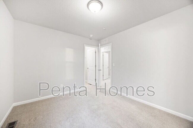 Building Photo - 809 Waterthrush Ln