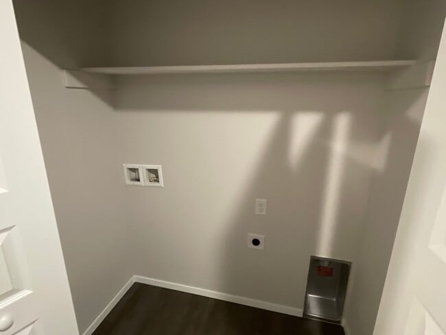 Building Photo - *Pre-leasing* Three Bedroom | Two Bath Hom...