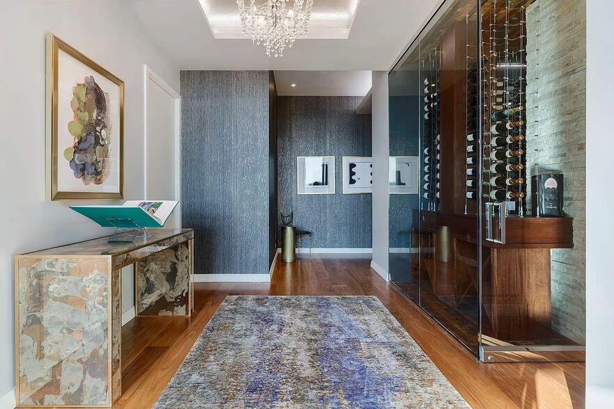 Building Photo - 210 Lavaca St