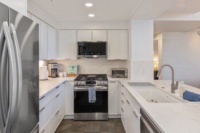 Building Photo - 113 Lost Creek Ln