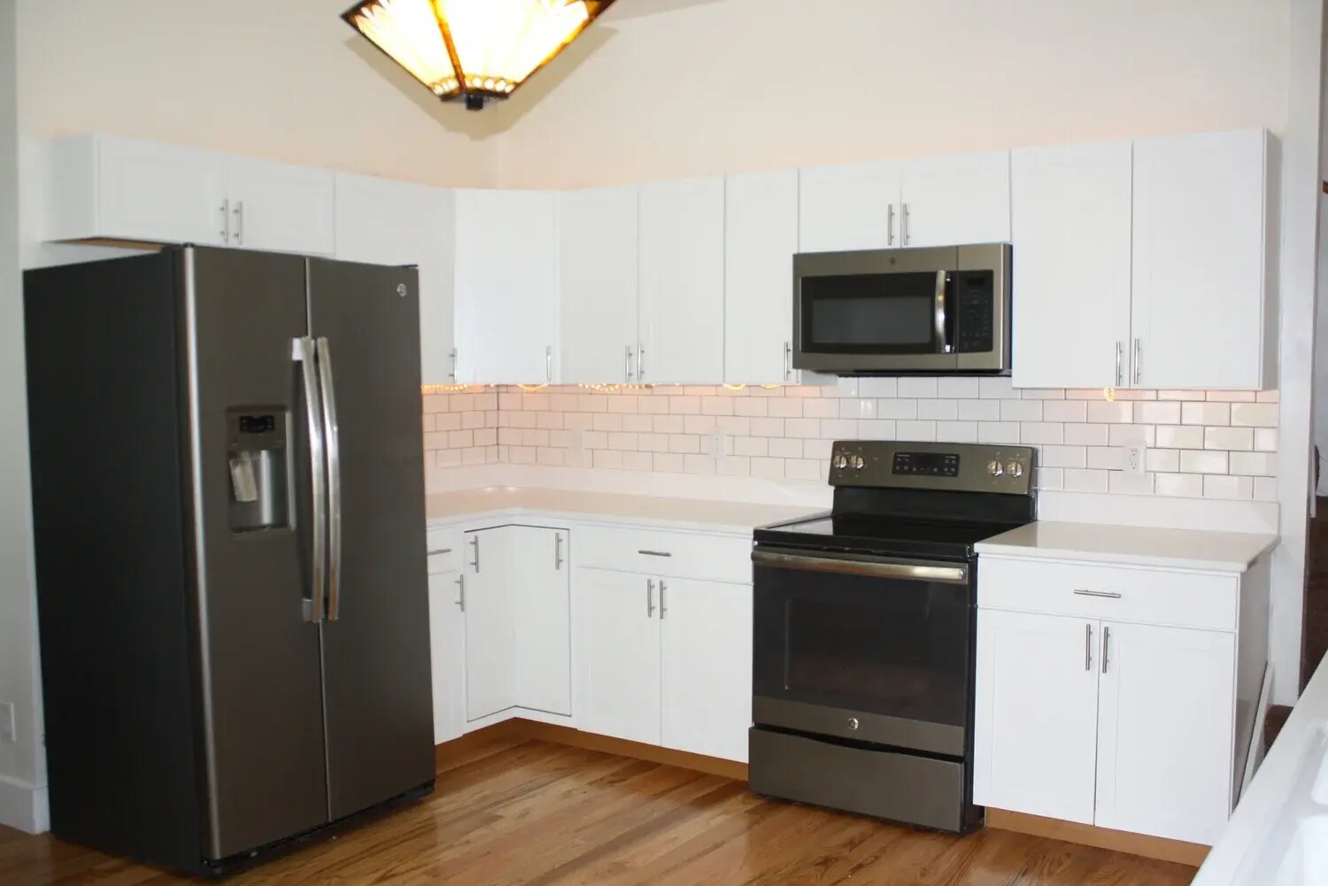 Building Photo - 311 E Cottage Grove Ave