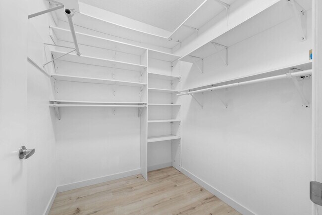 Building Photo - 17161 Alva Rd
